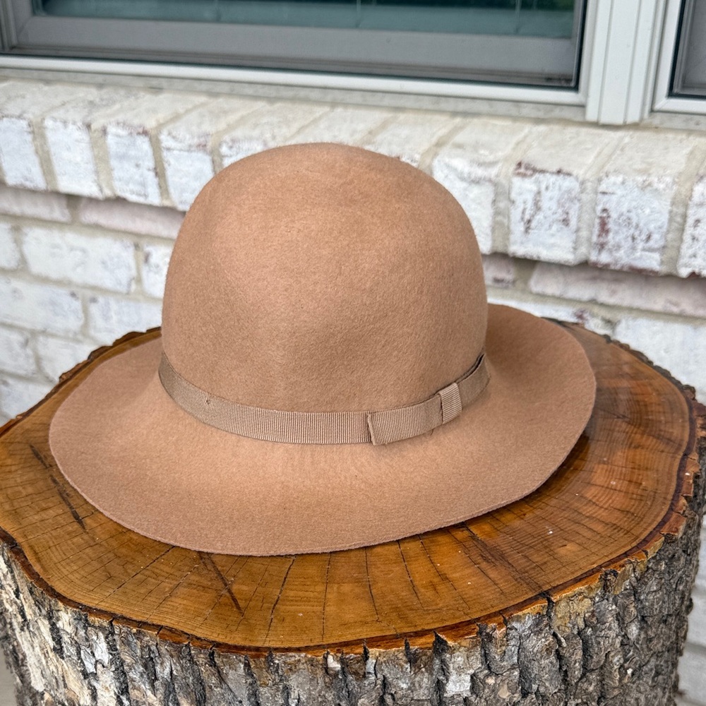 Saks Fifth Avenue Classic Tan Hat